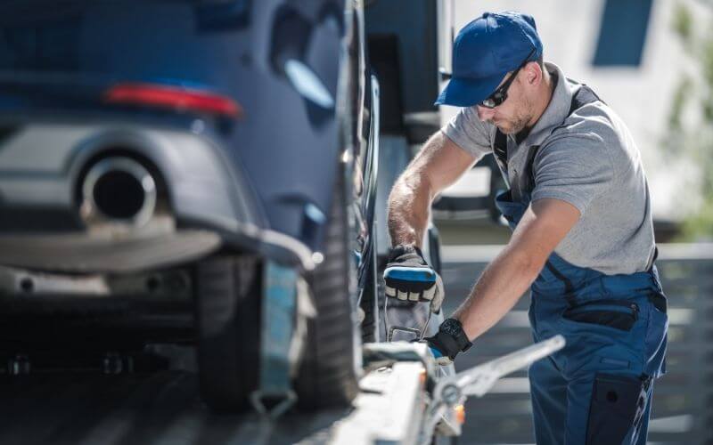 No matter the hour or the issue, count on us to be there — because at Daily Discount Towing, your emergency is our priority. Call us now.